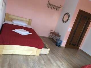 Хостелы VULYK Hostel Ужгород Односпальная кровать в двухместном номере с 2 отдельными кроватями-3