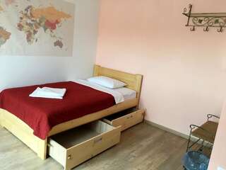 Хостелы VULYK Hostel Ужгород Односпальная кровать в двухместном номере с 2 отдельными кроватями-6
